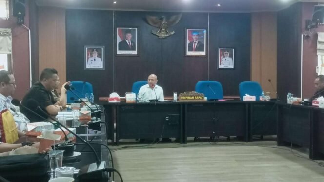 
DPRD BABEL Gelar Rapat Dengar Pendapat bersama Dinas ESDM Babel Terkait Rencana Pembentukan Perda