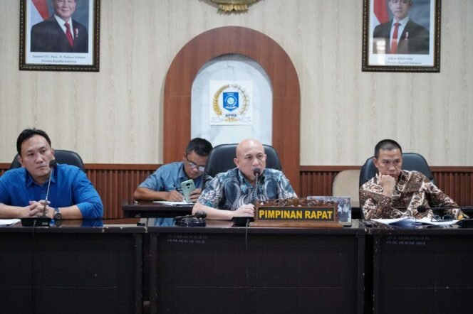 
Ketua DPRD Babel Didit Mendesak PT Timah Tbk Segera Ambil Kebijakan Lonjakan Harga Timah Naik