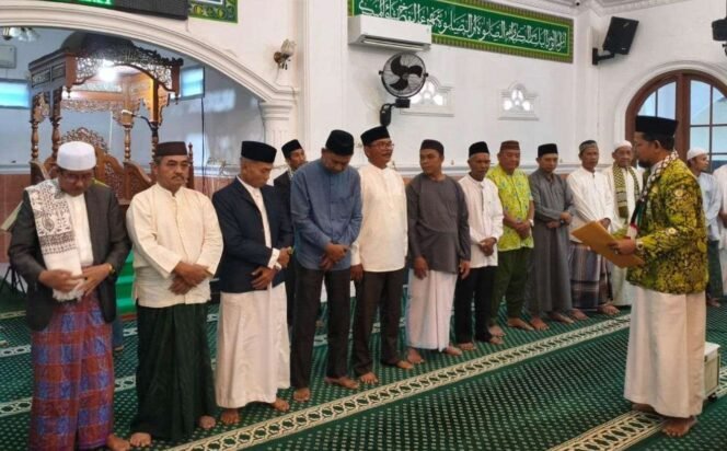 
Asisten Pemerintahan dan Kesra Ahmad Subekti Menghadiri Acara Pelantikan Pengurus DKM Hakimah Arif