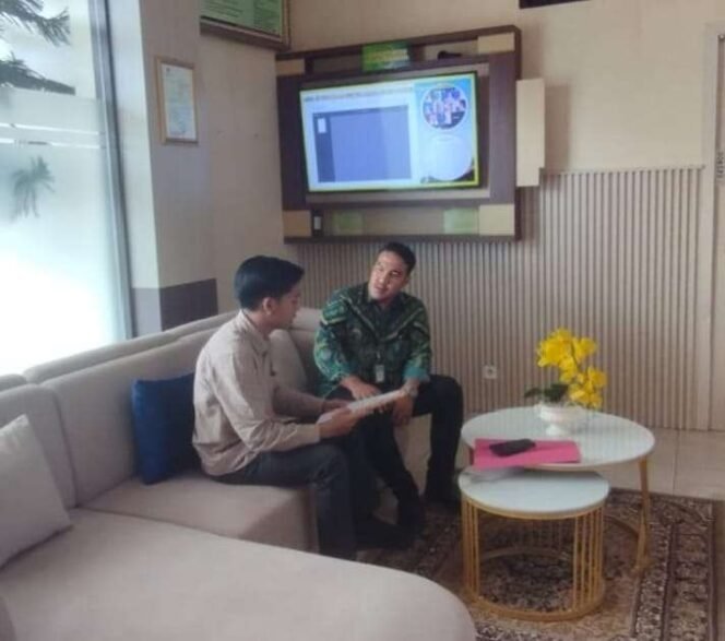 
Diduga Langgar KEPPH, Hakim Mediator PN Sungailiat Resmi Dilaporkan ke Badan Pengawas MA