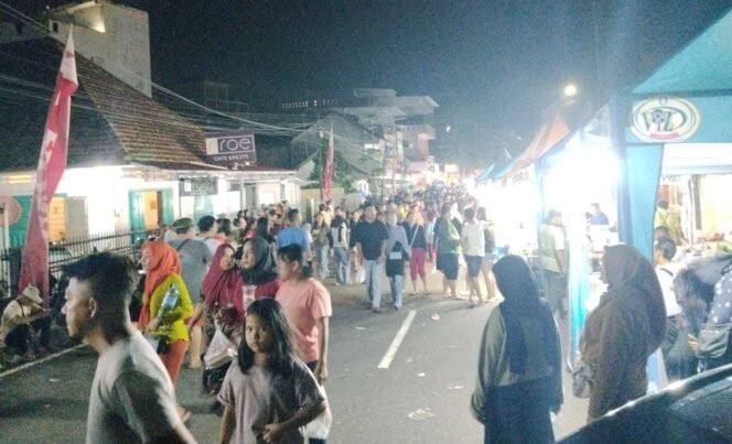 
Wali Kota Pangkalpinang Prof Udin Menghadiri Puncak Tradisi Cheng Beng di Kampung Bintang