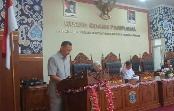 
Pansus 4 DPRD Kota Pangkalpinang Sampaikan Laporan Hasil Kerja RPJMD Tahun 2025-2029