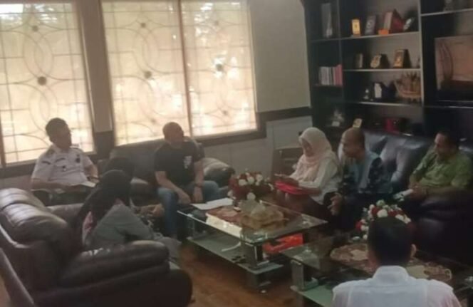 
Ketua DPRD Babel Akan Memfasilitasi dan Memediasi Karyawan Mitra Mandiri PT Timah Permasalahan PHK