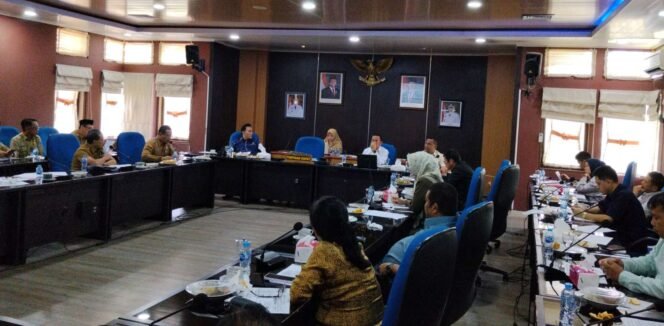 
Rapat Banggar DPRD Babel Sepakat Pergeseran Anggaran Mendahului Perubahan APBD Tahun 2026