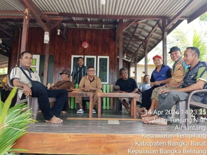 
Dari Laut Harapan Nelayan Tempilang Menjadi Laut Ancaman Aktivitas Tambang Ilegal