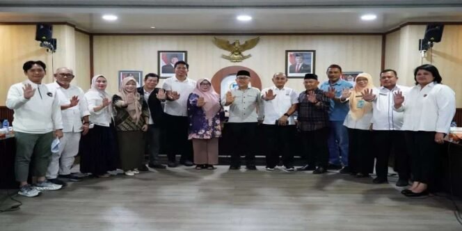 
DPRD Babel Menggelar Rapat Koordinasi Kekerasan Terhadap Perempuan dan Anak di Ruang Banmus DPRD