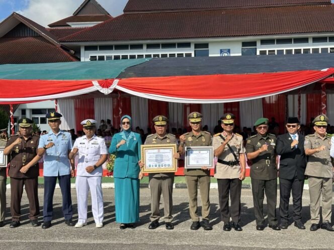 
Wakili Prof Udin Walikota Pangkalpinang Agustu Efendi Hadiri Upacara HUT Satpol PP dan Damkar Ke 78 