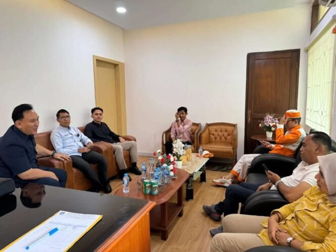 
DPRD Babel Menggelar Pertemuan Koordinasi dengan Pertamina Bahas Percepatan Distribusi BBM di Babel
