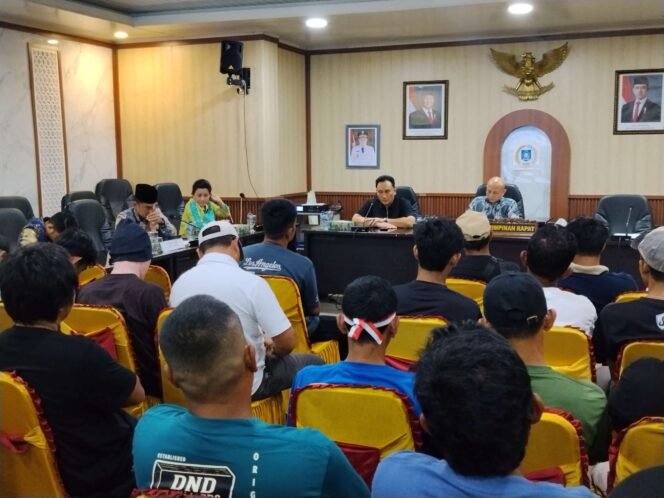 
Audiensi Forum Peduli Masyarakat Nangka dengan DPRD Babel digelar di Ruang Banmus 