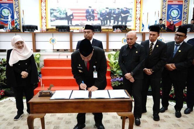 
DPRD Babel Menggelar Rapat Paripurna Penyampaian LHP BPK RI T.A 2025 di Ruang Rapat Paripurna