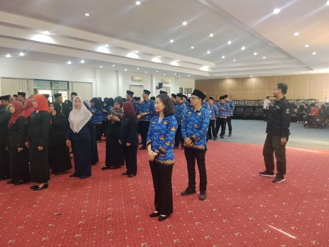 
Prof Udin Melantik dan Mengambil Sumpah Sumpah Jabatan 169 Pejabat di Lingkungan Pemkot Pangkalpinang 