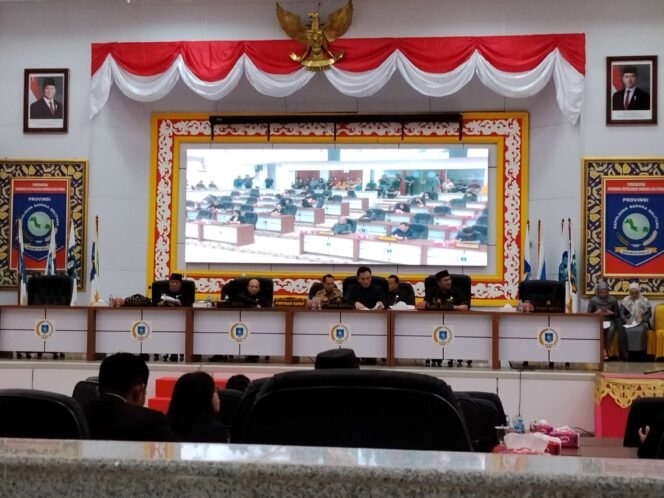 
Rapat Paripurna DPRD Babel Mengesahkan Rekomendasi Tindak Lanjut LHP BPK RI terhadap LKPD T.A 2025