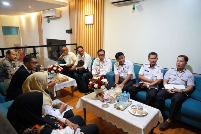 
DPRD Babel Ambil Langkah Konkrit Lakukan Audiensi Dengan General Manager Pertamina dan DKPP Babel