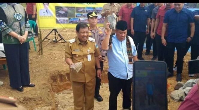 
Walikota Pangkalpinang Prof Udin Menghadiri Peletakan Batu Pertama Pembangunan SMA Negeri 5
