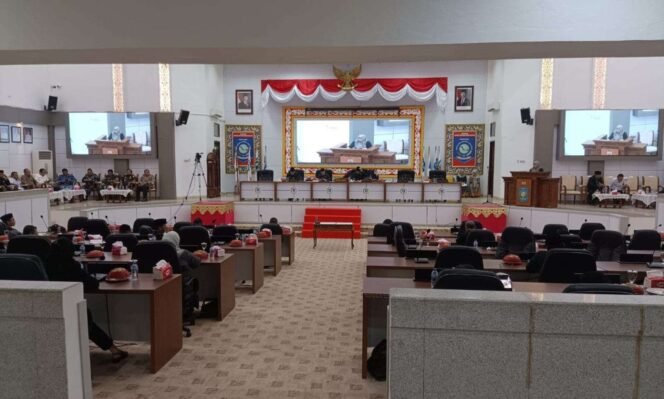 
DPRD Babel Menggelar Tiga Agenda Rapat Paripurna di Pimpin Wakil Ketua I Eddy Iskandar