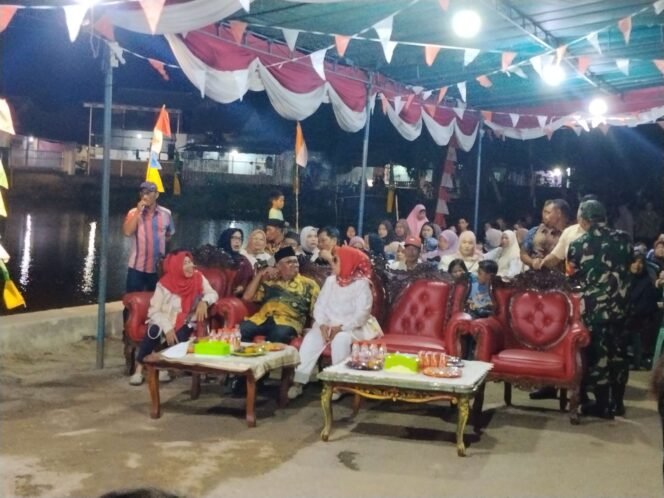 
Pembagian Hadiah Bagi Para Pemenang Perlombaan Hut RI ke 81 di Kolong Nangka