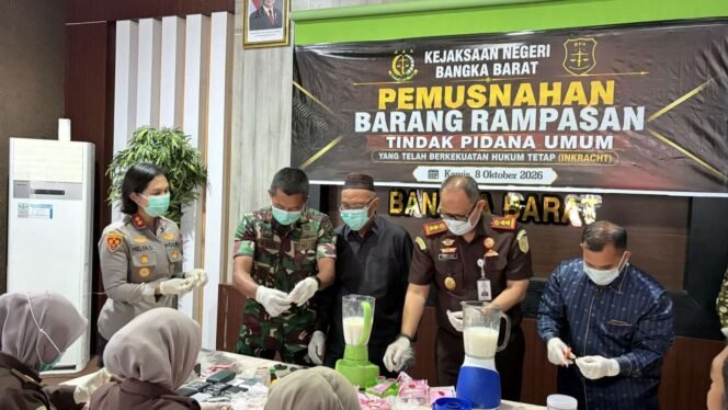
					Dandim Bangka Barat Hadir di Tengah Pemusnahan Barang Bukti Narkoba, Perkuat Sinergi Jaga Keamanan Wilayah